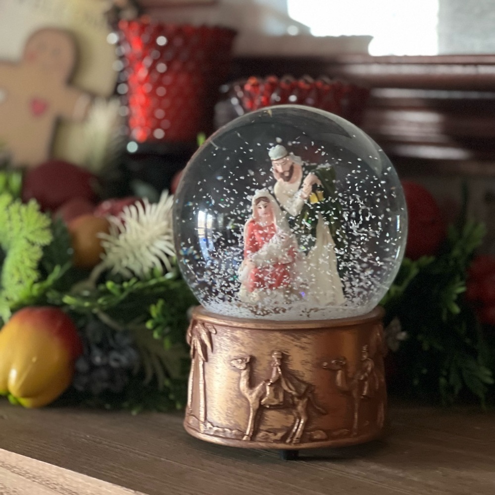 ❤️ Vintage Christmas Nativity Musical Silent Night Snow Globe